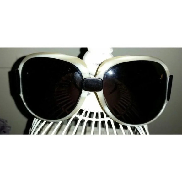 FENDI FS 484 Sunglasses Brown Lenses & Black Bonze Plastic Type Frames main image 4